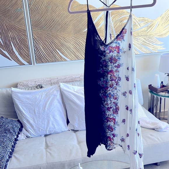 Adorable O’Neil two tone coverup - Picture 5 of 6